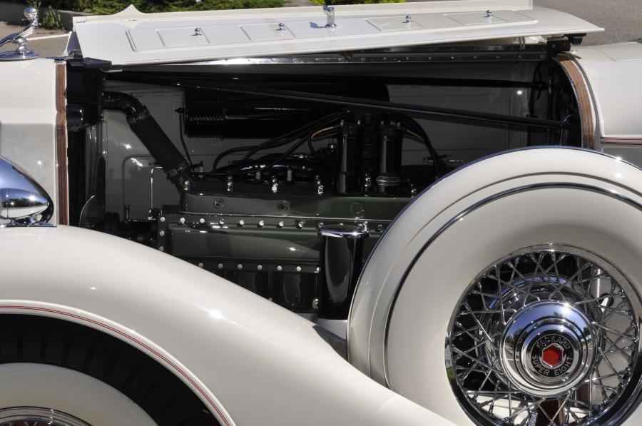  Packard Super Eight Coupe Roadster 1933 года  (фото 10 из 23)